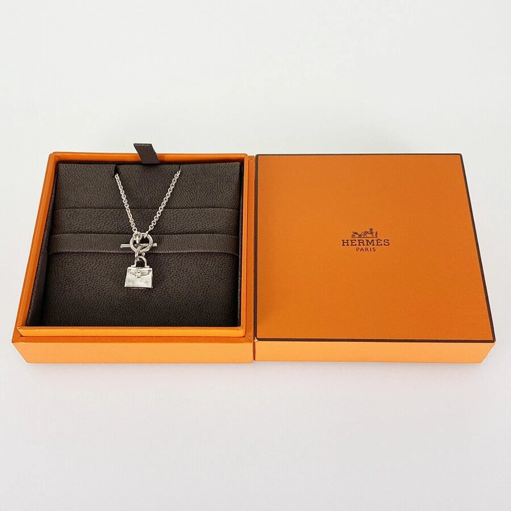 HERMES Amulettes Kelly Silver Necklace - Picture 8 of 13